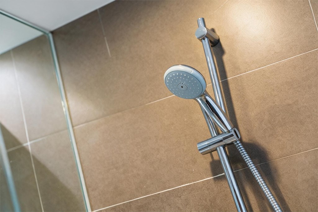 Cómo conseguir un baño más accesible y seguro cambiando la bañera